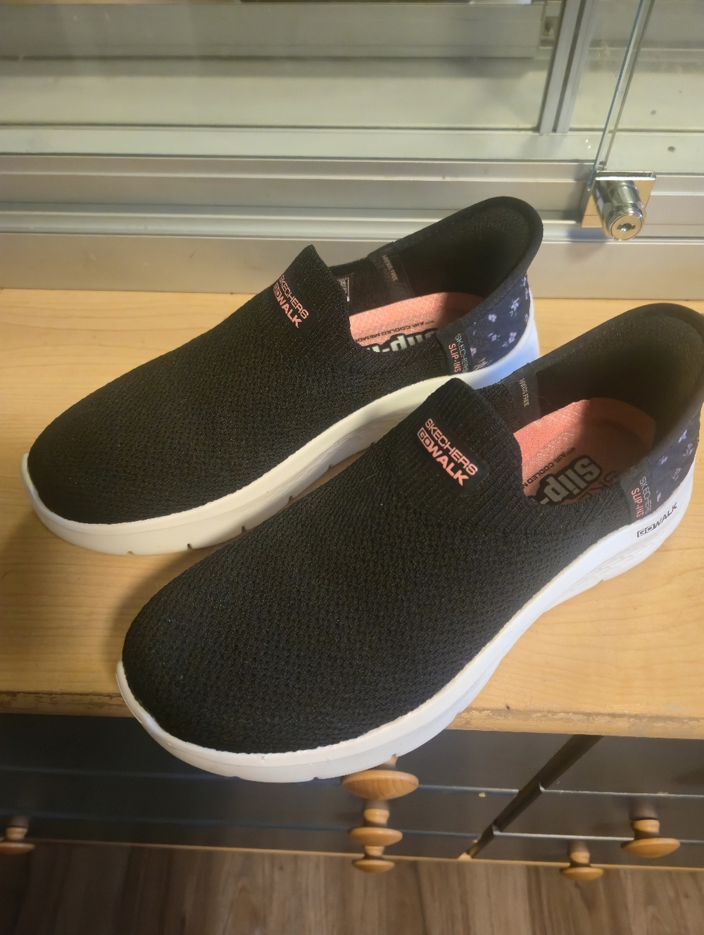 Skechers Women's Black Floral Slip-On Sneakers with White Sole Size 7 - Picture 3 of 9